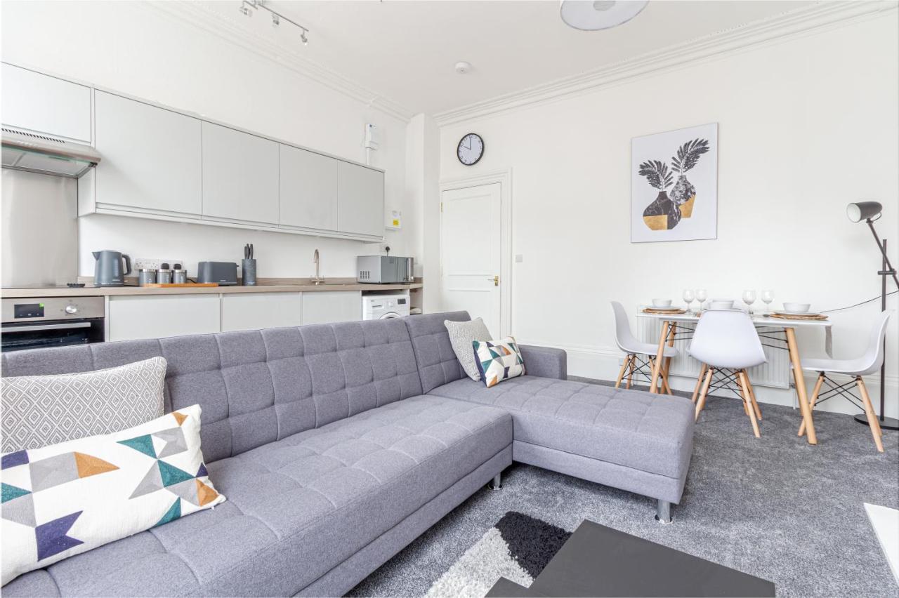Host & Stay - Montpellier Villa Apartment Cheltenham Exteriör bild