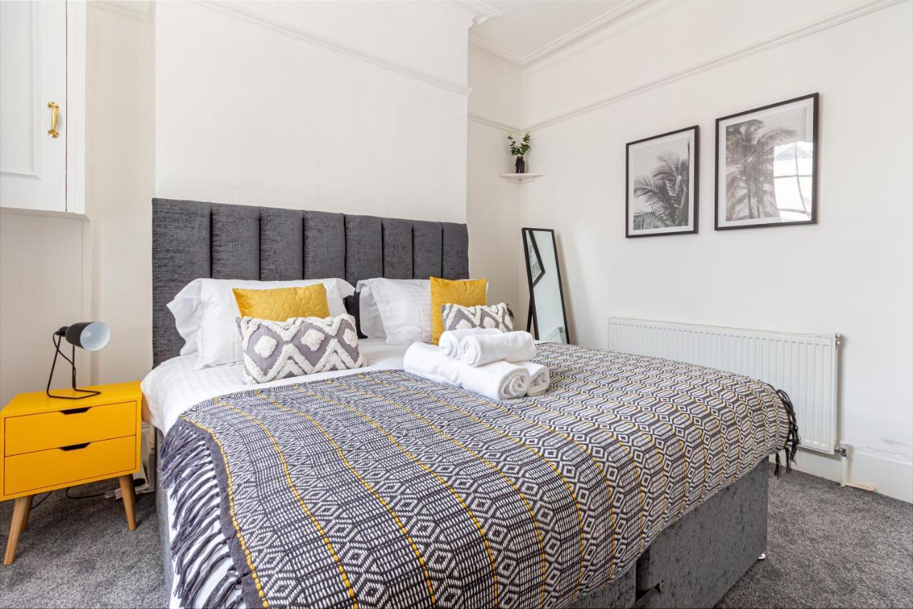 Host & Stay - Montpellier Villa Apartment Cheltenham Exteriör bild